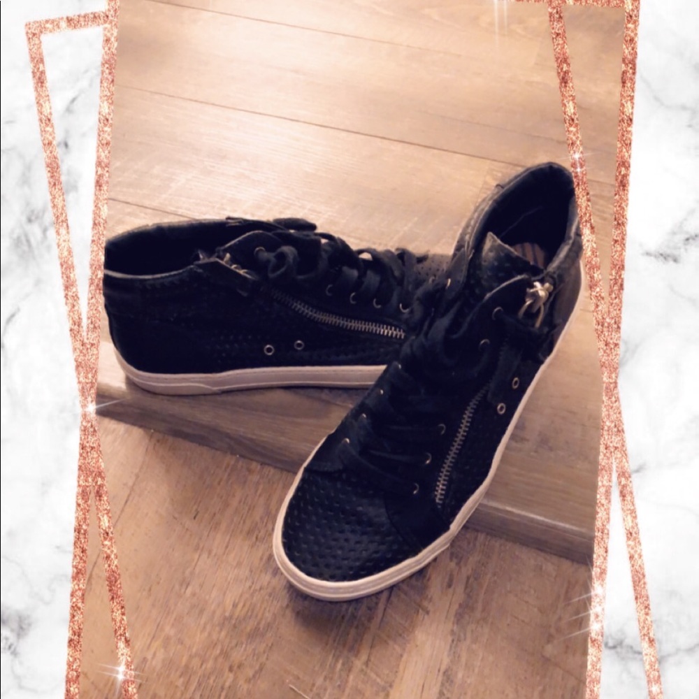Black midtop zipper shoes size 9